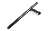 Tonfa: ce este, cum se folosește și care sunt beneficiile acestui instrument de autoapărare