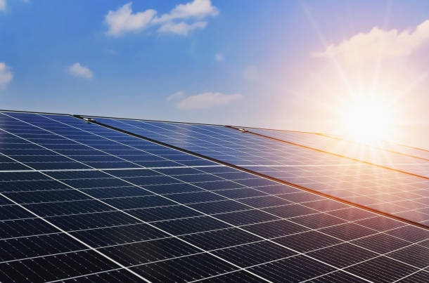 Convins.ro Subliniază Revoluția Energetică: Investiția în Panouri Solare ca Pas Esențial spre un Viitor Sustenabil