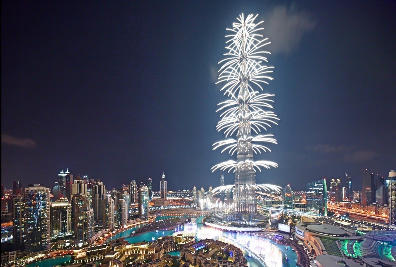 Spectacolul Fascinant de Artificii de la Burj Khalifa: Lumina și Magia în Inima Dubaiului