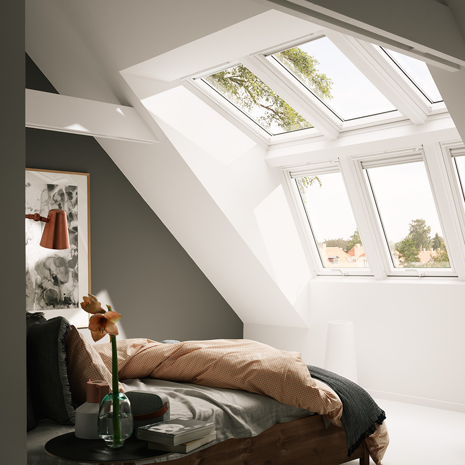 CAUTI FERESTRE VELUX PENTRU MANSARDA TA ? AFLA CUM SA ITI ALEGI MODELUL POTRIVIT !
