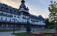 Vacanță de neuitat la poalele Carpaților, între munte și ape termale