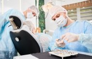 Implant 100% fără metal – ce înseamnă, cum funcționează și de ce poate conta în alegerea tratamentului